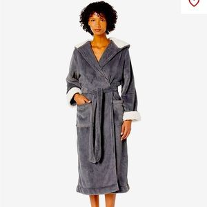 L.L. Bean Wicked Plush Robe Medium